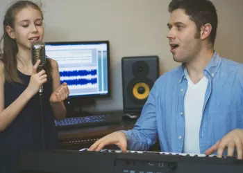 İstanbul En İyi Şan Eğitimi – Sesiniz Sizin En Büyük Gücünüz!