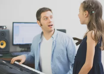 Kimler Şan Eğitimi Alabilir? Şan Dersi Almak İçin Ne Gerekir?