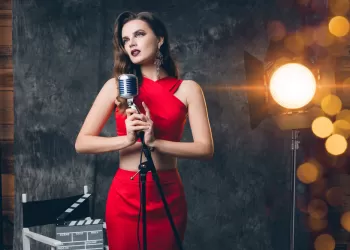 Şarkıcı Olmak İçin Ne Yapmalıyız?