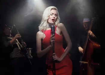 Şarkıcı Olmak İsteyen Şan Dersi mi Almalı?