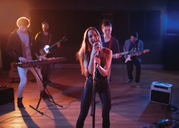 Şarkı Söylemenin 10 Kritik Püf Noktası (Profesyonellerin Sırları)